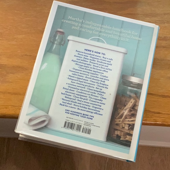 Martha Stewart Homekeeping Handbook - Picture 3 of 4